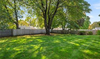 35 Greenfield Rd, Cumberland, RI 02864