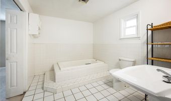 413 Seymour St, Aberdeen, NC 28315