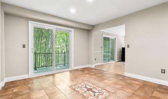 28 Olde Lantern Rd, Bedford, NH 03110