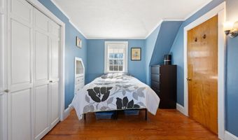 60 6th St, Bangor, ME 04401