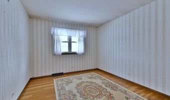 231 N Flora Pkwy, Addison, IL 60101