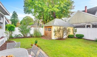 82 Sefton Dr, Cranston, RI 02905