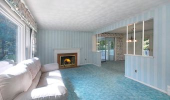 13 Beverly Rd, Acton, MA 01720
