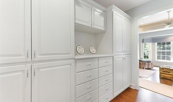 238 Westview Dr, Aurora, OH 44202