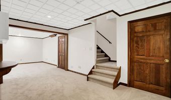 9015 Admirals Pointe Dr, Indianapolis, IN 46236