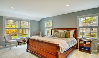 25 Belton Dr, Barrington, RI 02806
