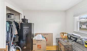 31 Charles St, North Kingstown, RI 02852