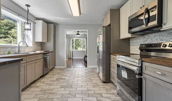 10114 Hayters Gap Rd, Abingdon, VA 24210