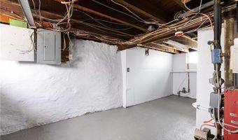 12 BROAD St, Coventry, RI 02816