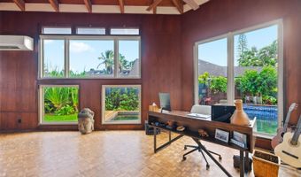610 Milokai St, Kailua, HI 96734