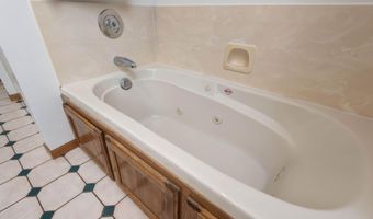 1016 Daniels St, Aurora, MO 65605