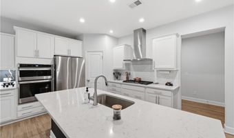 669 Fairway Dr, Acworth, GA 30101