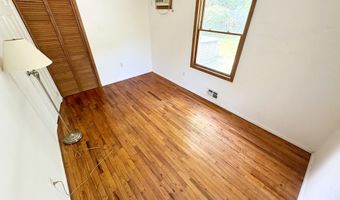 28 Chain Blvd, Bayville, NJ 08721