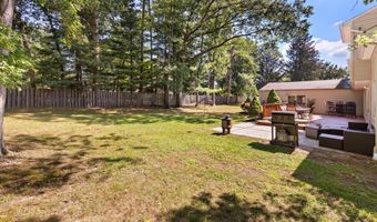 3 Renier Ct, Middletown, NJ 07748