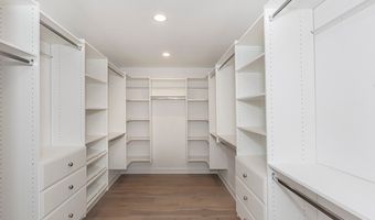 29549 N Hilltop Rd, Orange, OH 44022