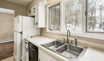 87 Edgewater Dr, Barrington, NH 03825