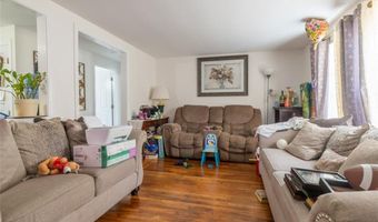 184 Gladstone St, Cranston, RI 02920