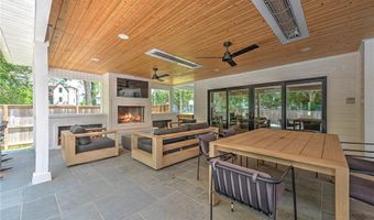 103 NE 7th St, Bentonville, AR 72712