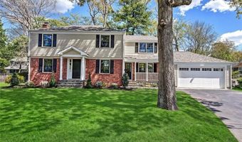 18 Chantilly Dr, Barrington, RI 02806