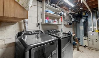 6716 Rosedale Blvd, Allen Park, MI 48101