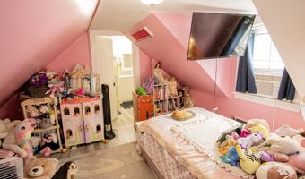 267 Pine St, Bangor, ME 04401