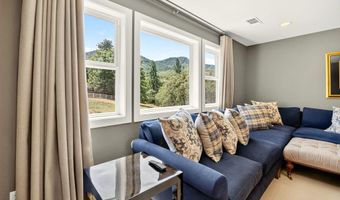 161 Sunnyview Dr, Ashland, OR 97520