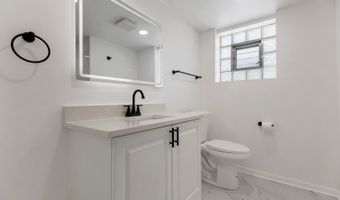 1750 W Woodland Ave, Addison, IL 60101