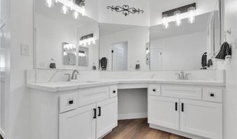 11722 Oak St, Apple Valley, CA 92308