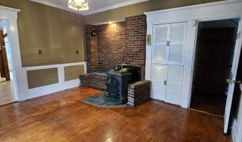 103 4th St, Bangor, ME 04401