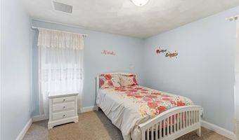 15 Aborn Ave, Cumberland, RI 02864