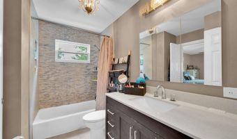 9 Brentwood Ter, Middletown, NJ 07748