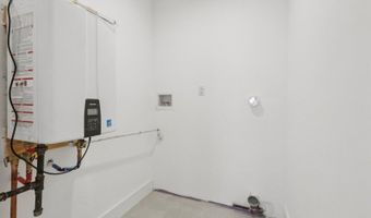 14 Redwood St, Bergenfield, NJ 07621