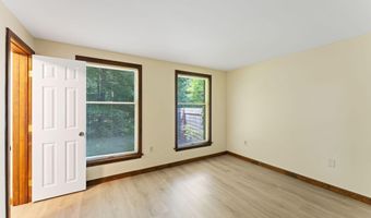 13 Cortland Cir, Bangor, ME 04401