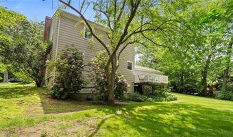 40 Sage Dr, Warwick, RI 02886