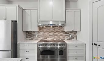731 County Road 356, Adkins, TX 78101