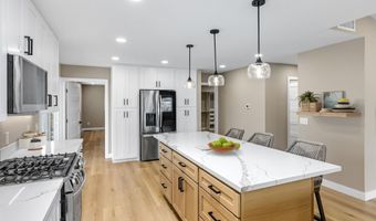 7226 San Bartolo St 204, Carlsbad, CA 92011