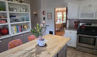 16 Vermont Ave, Brattleboro, VT 05301