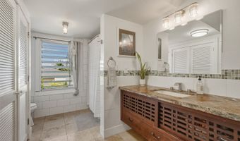 223 Mookua St, Kailua, HI 96734