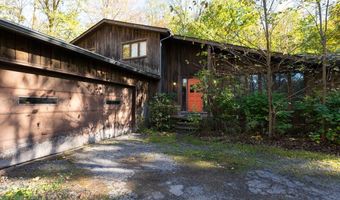 19121 Brewster Rd, Aurora, OH 44202