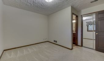 1640 Ridge Hill Ln, Indianapolis, IN 46217