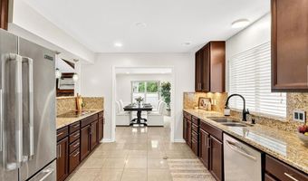 701 Kehrs Mill Rd, Ballwin, MO 63011