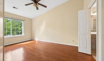 40 Ray Ct, Bedminster, NJ 07921