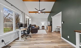 108 12th Ave SW, Altoona, IA 50009