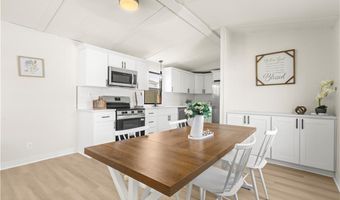 74 Bayview Park, Middletown, RI 02842