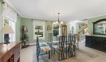 34 Crestwood Ln, Charlestown, RI 02813