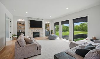 1004 NW Hugg Dr, Polk City, IA 50226