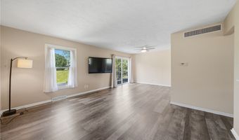 824 S Chillicothe Rd 2, Aurora, OH 44202