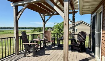 1798 Tiger Ridge Dr, Albert Lea, MN 56007