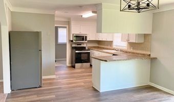 619 Lakeview Dr, Adel, GA 31620