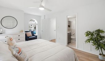 8901 BATTERY Pl 34, Bethesda, MD 20814